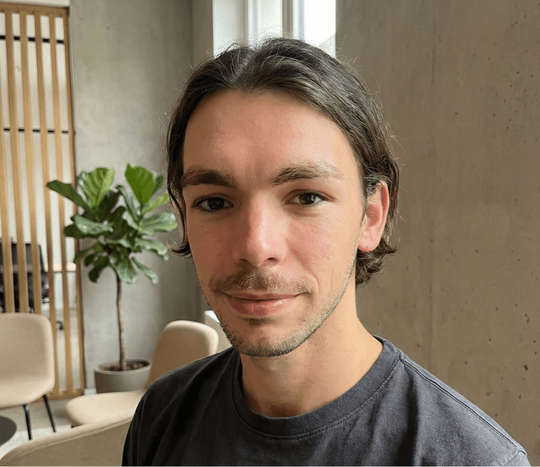 Leon is the Co-Founder and Executive of vennie.