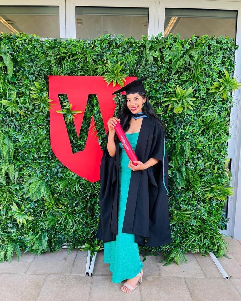 woman wearing blue dress shirt