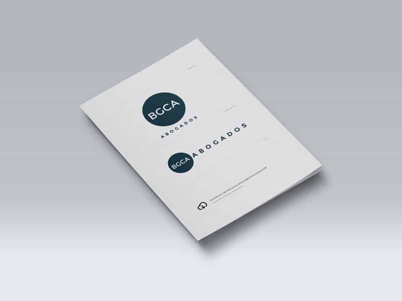 Folleto informativo de BCCA Abogados sobre fondo gris, destacando logotipo y servicios legales.