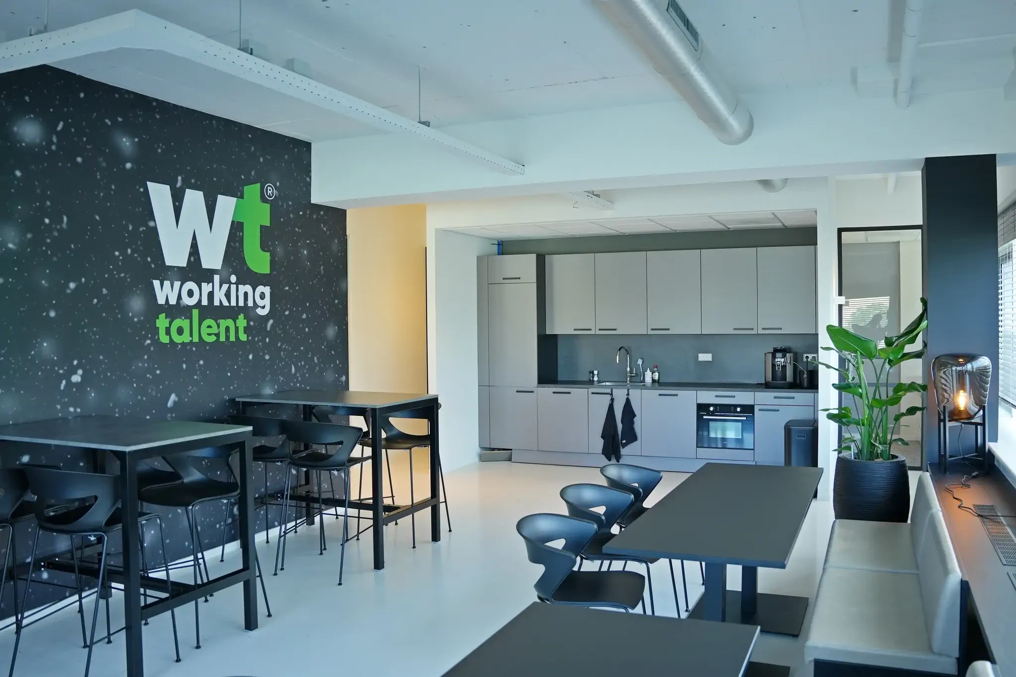 Nieuwe kantoorinrichting Bavinckhouse door Perla