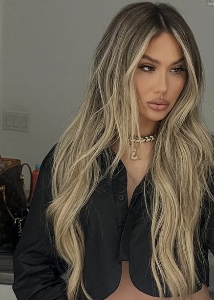 Platinum blonde with money piece highlights, blonde expert, textured hair specialist, K-Tip extensions and Keratin Bond extensions at Que Linda NYC