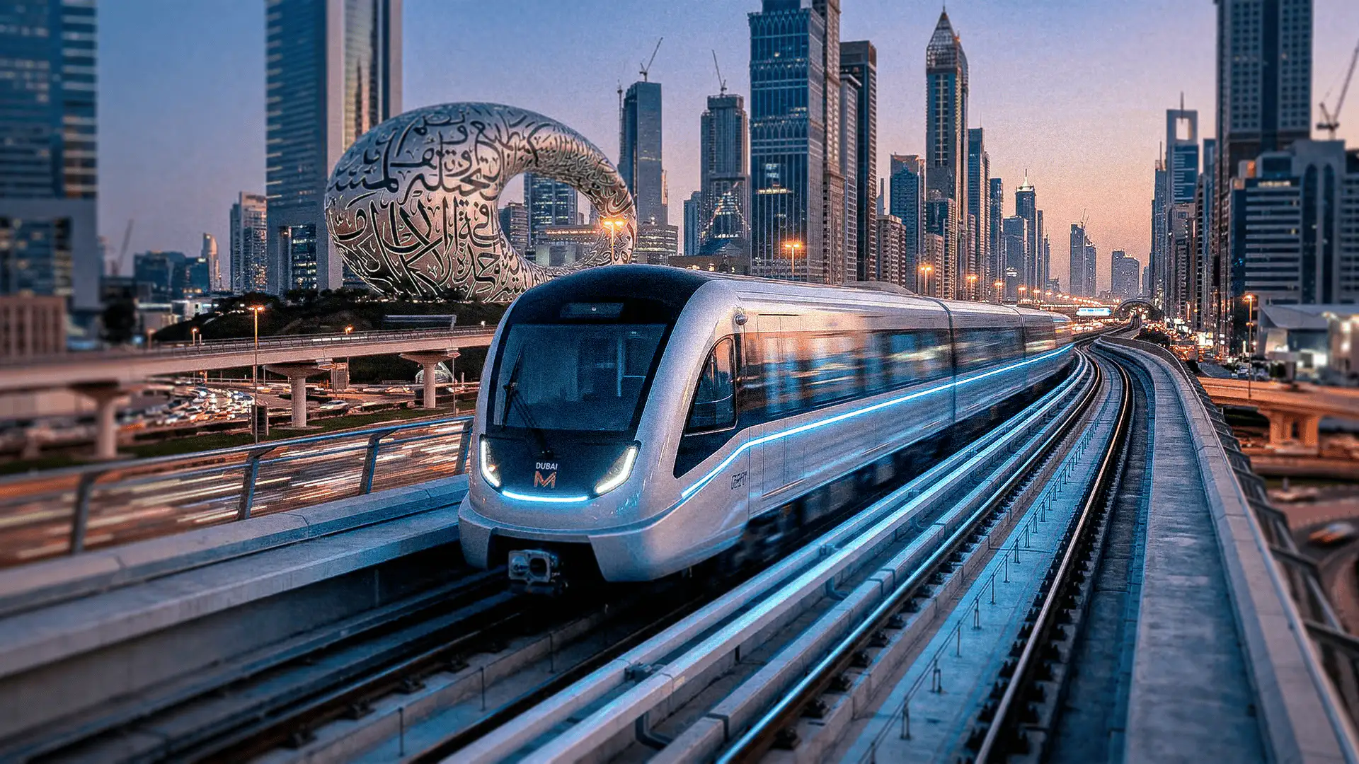 Metro de Dubái en infraestructura elevada con el Museo del Futuro y rascacielos en un entorno urbano tecnológico.