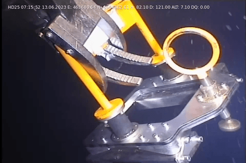 ROV magnet being used