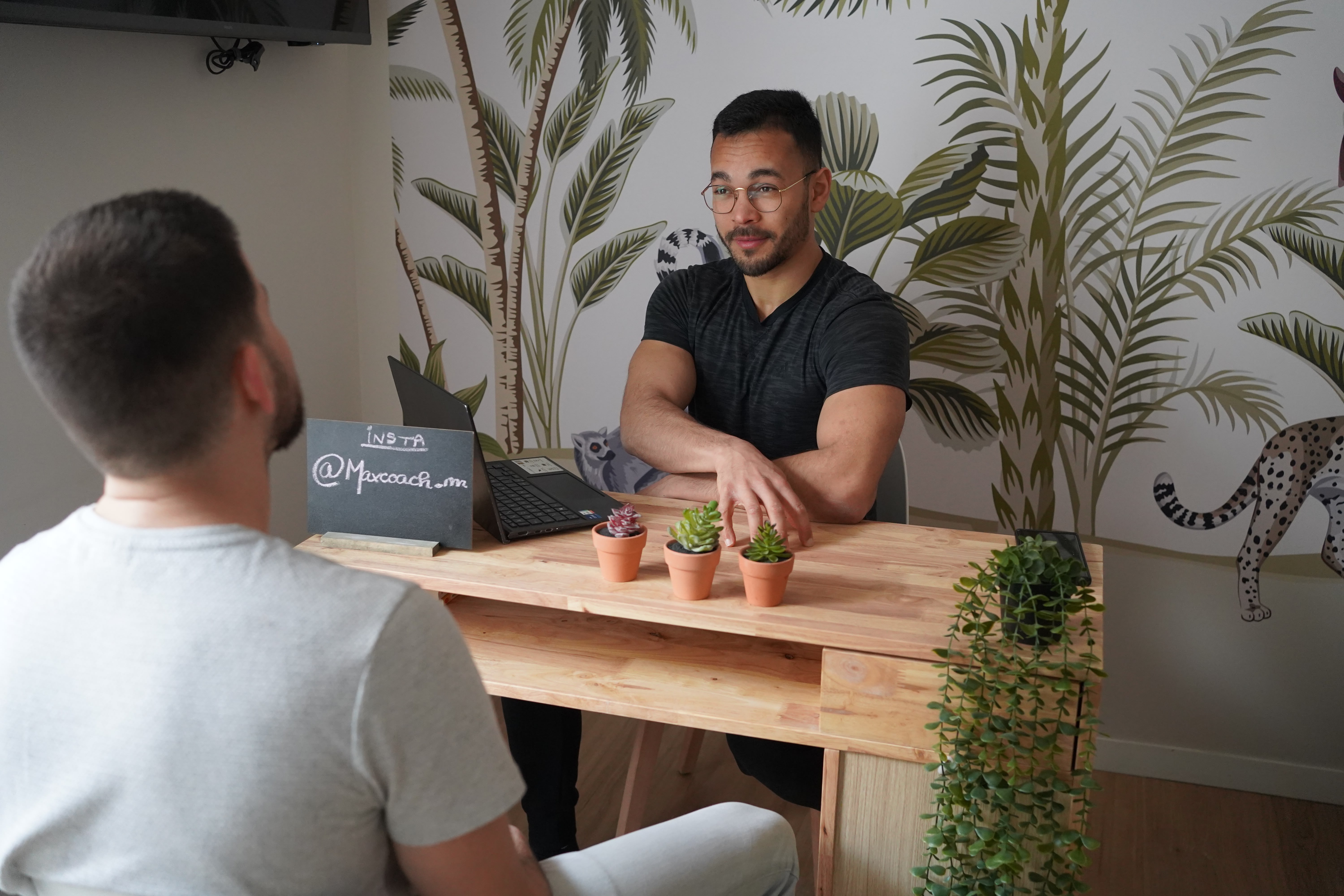 Coach explaining stuff to an athlete
