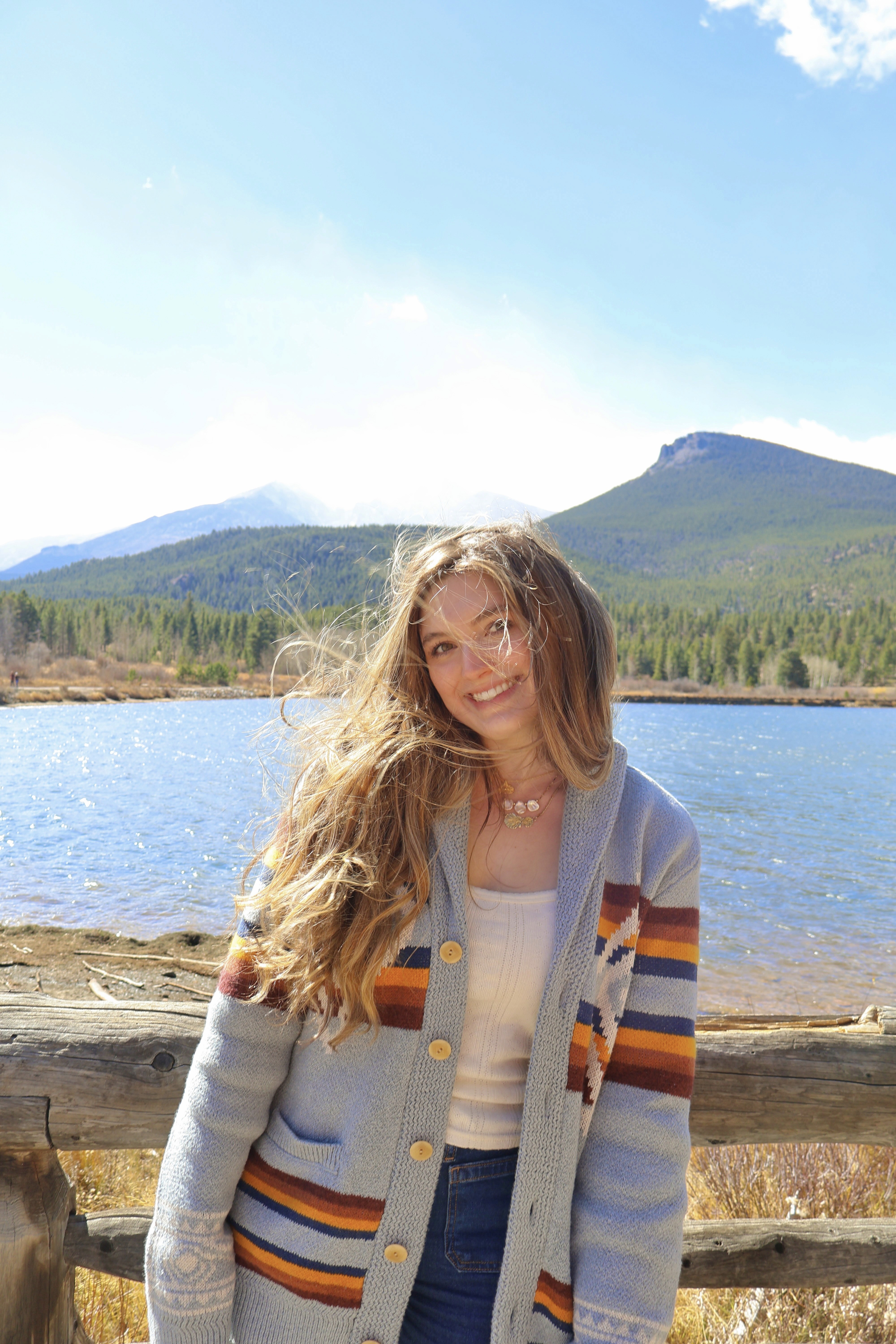 Surfer cleaning Surf board