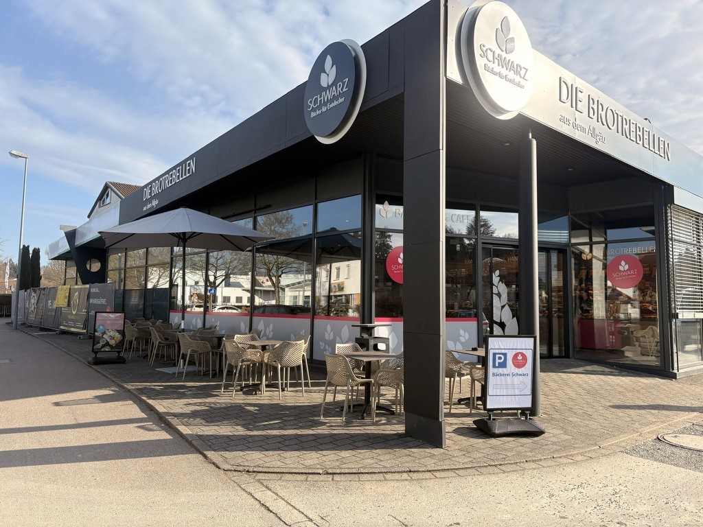 Außenansicht der Bäckerei Schwarz in Wangen im Allgäu