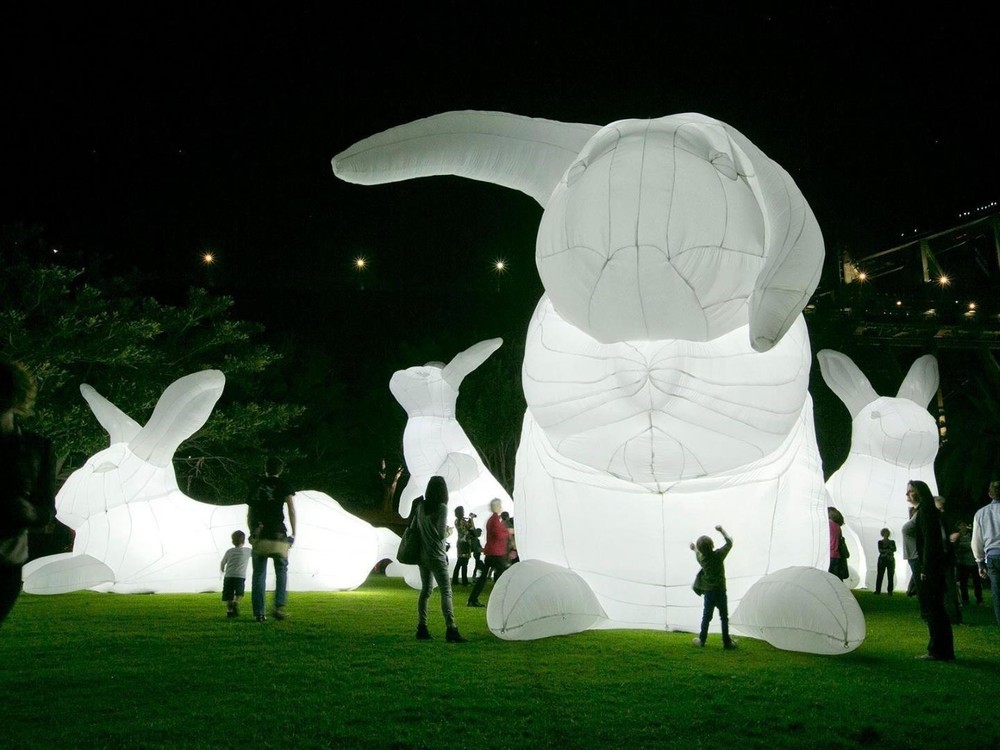Amanda Parer 「Intrude」