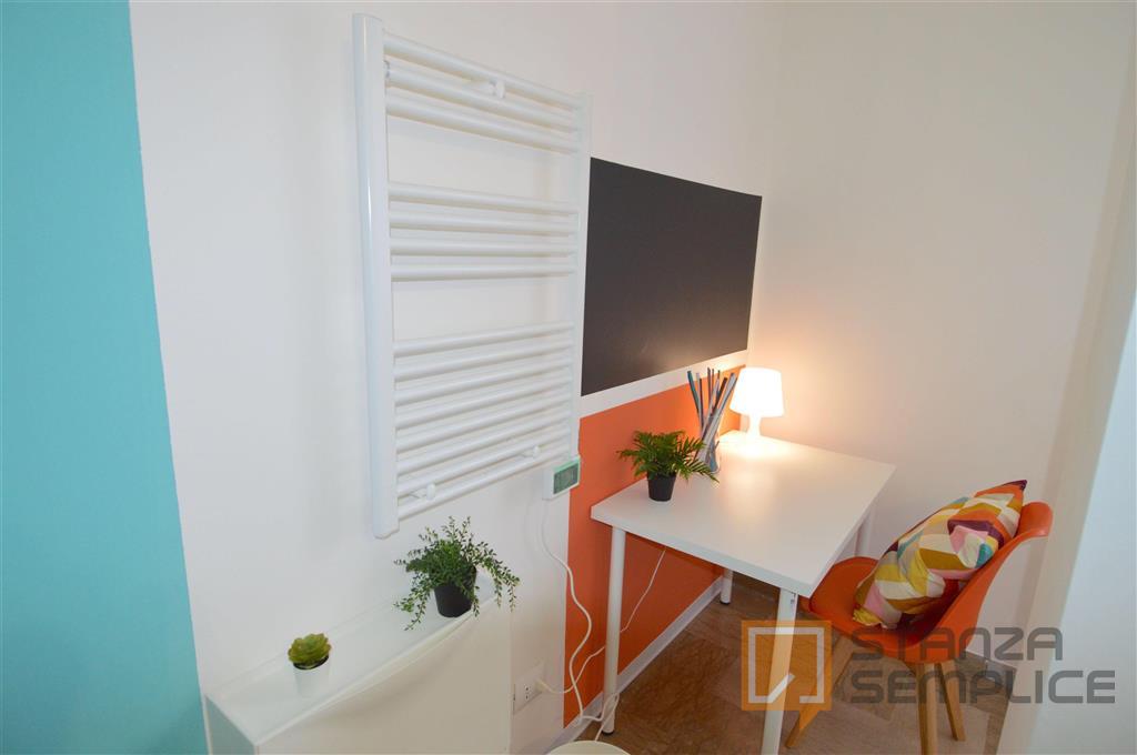 12 sqm room in Via Emilia Est, Modena