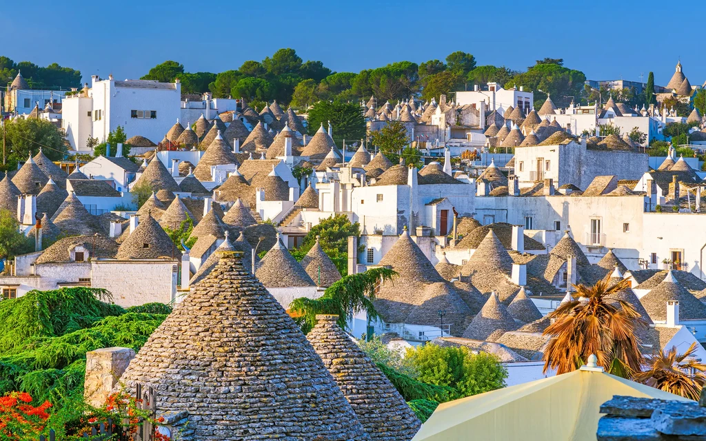 Trullihus i gamlebyen i Alberobello, Puglia, Italia | Expa Travel