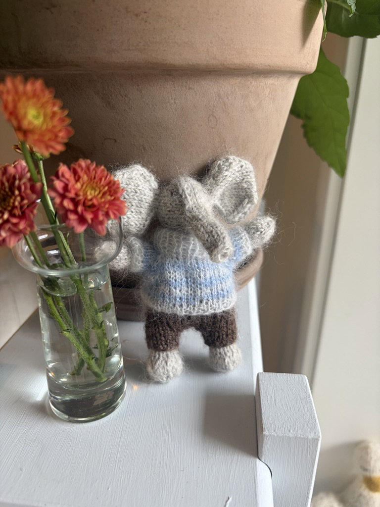 Edmund the elephant knitting pattern, photo 2