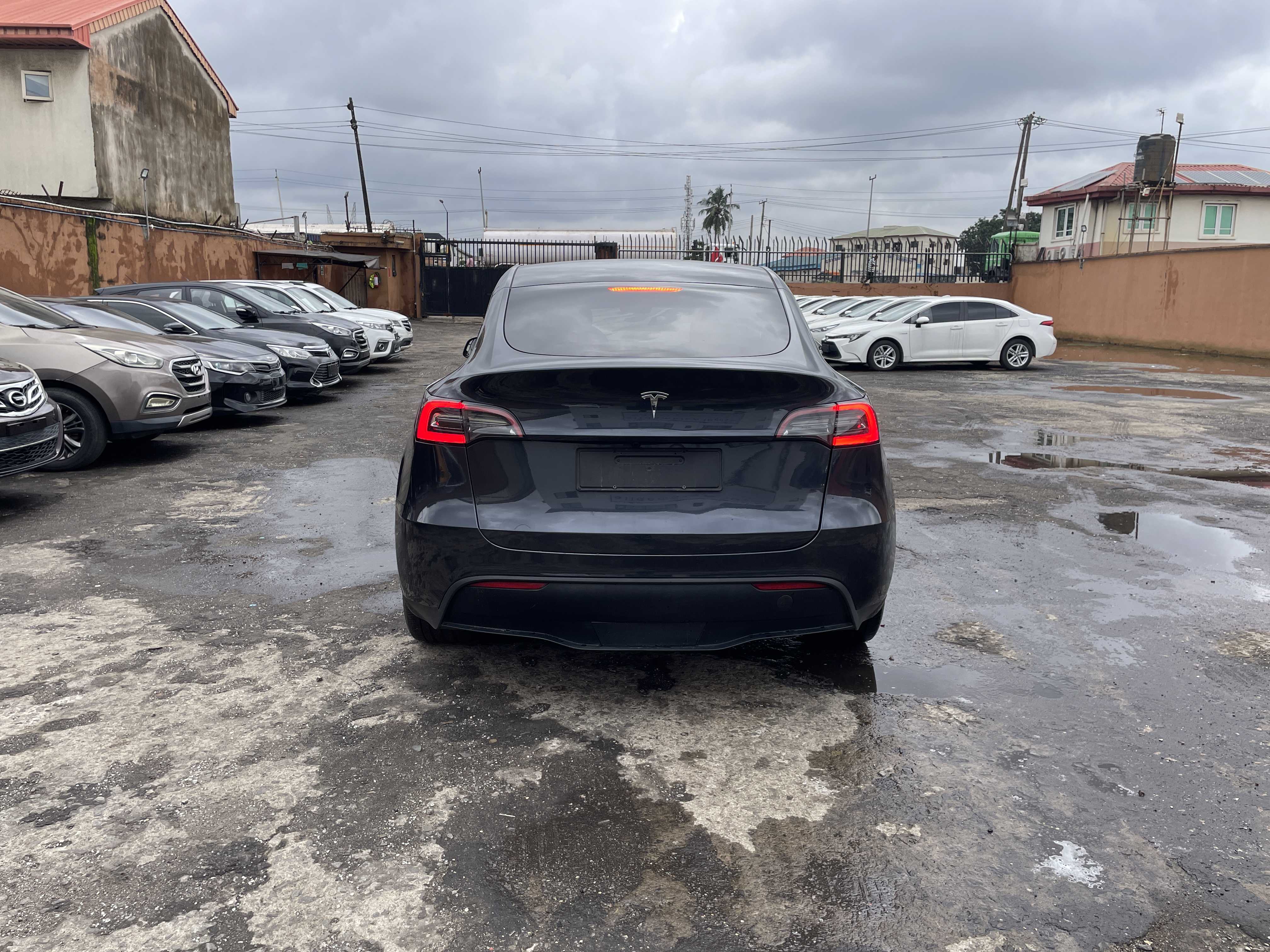 Tesla Model Y 2024