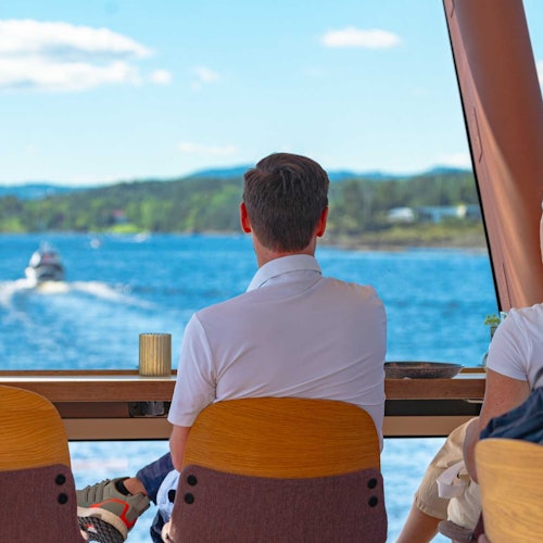 Уютные крытые салоны с прекрасным видом