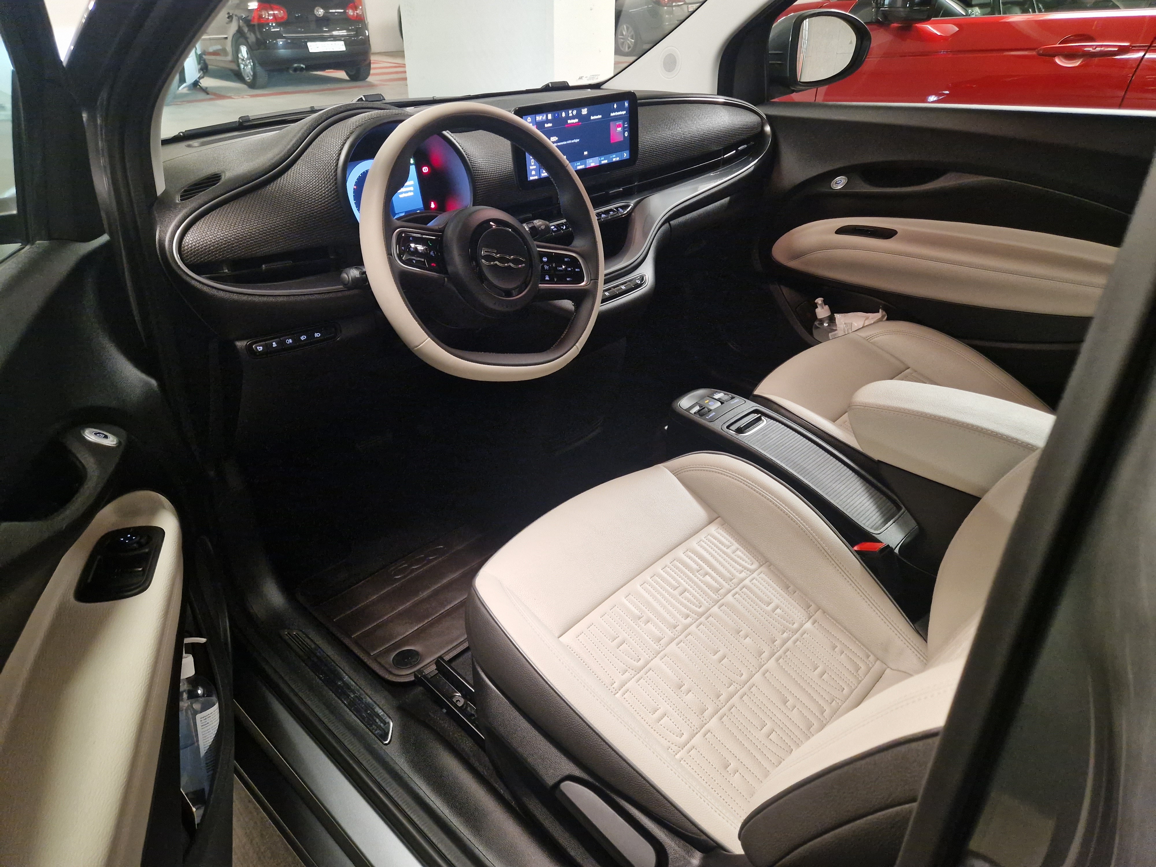 Reinigung nach Erbrechen im Auto in Zürich mit gründlicher Innenraumbehandlung