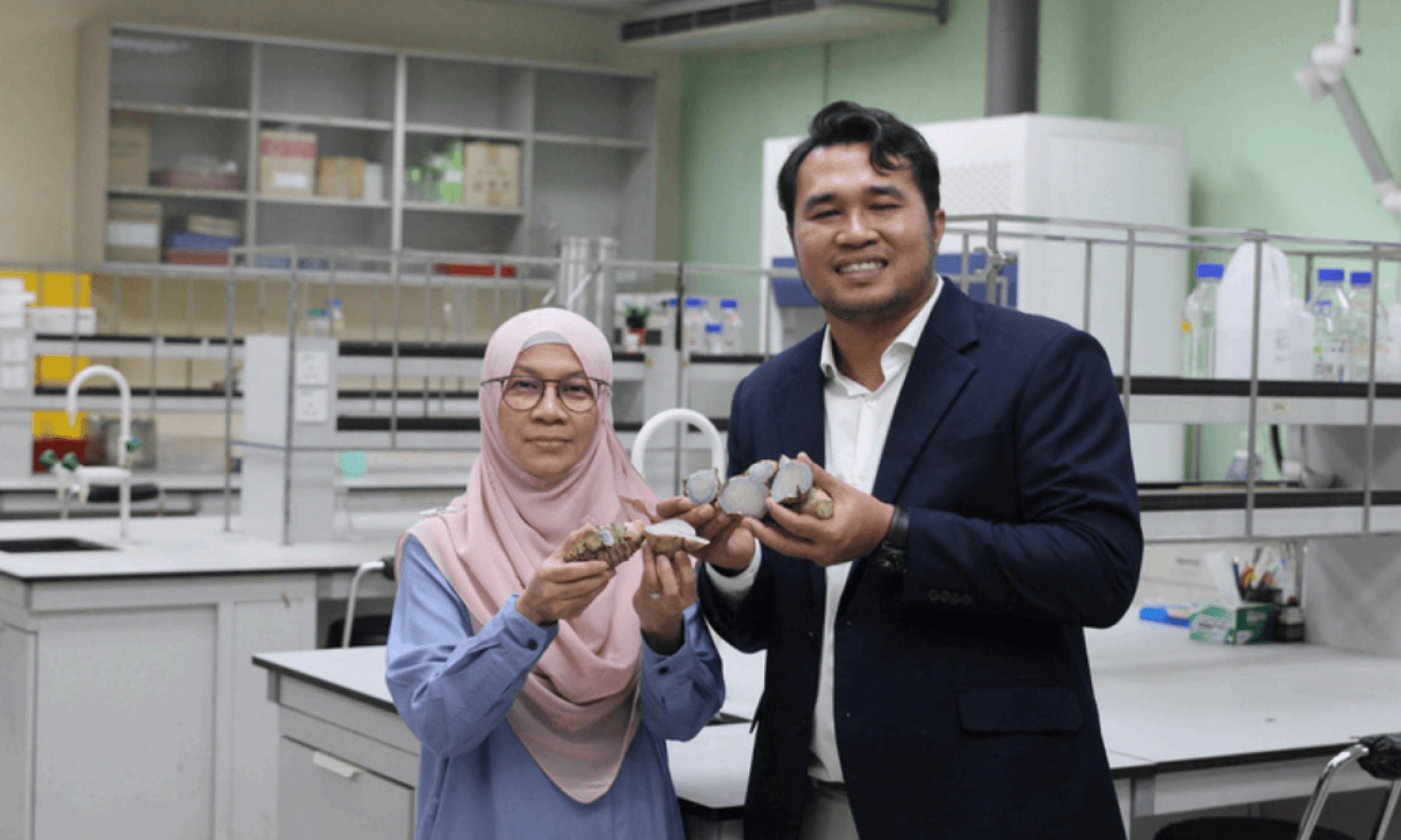 wakil naturmeric membuat penyelidikan kunyit hitam di UPM