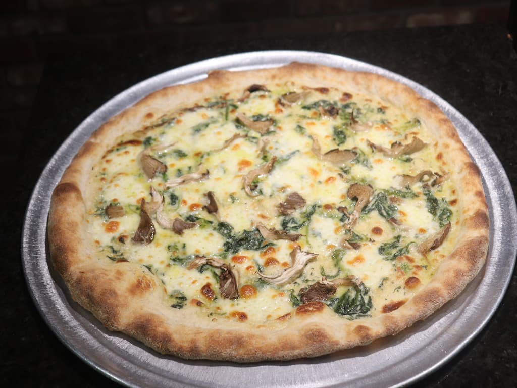 Spinach Mushroom Pizza