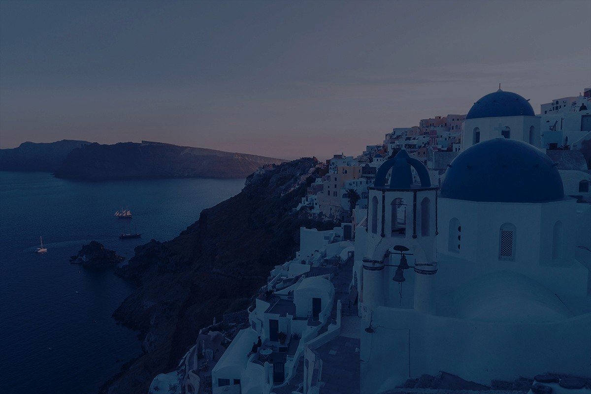 Dynamic picture of a cyclist riding downhill