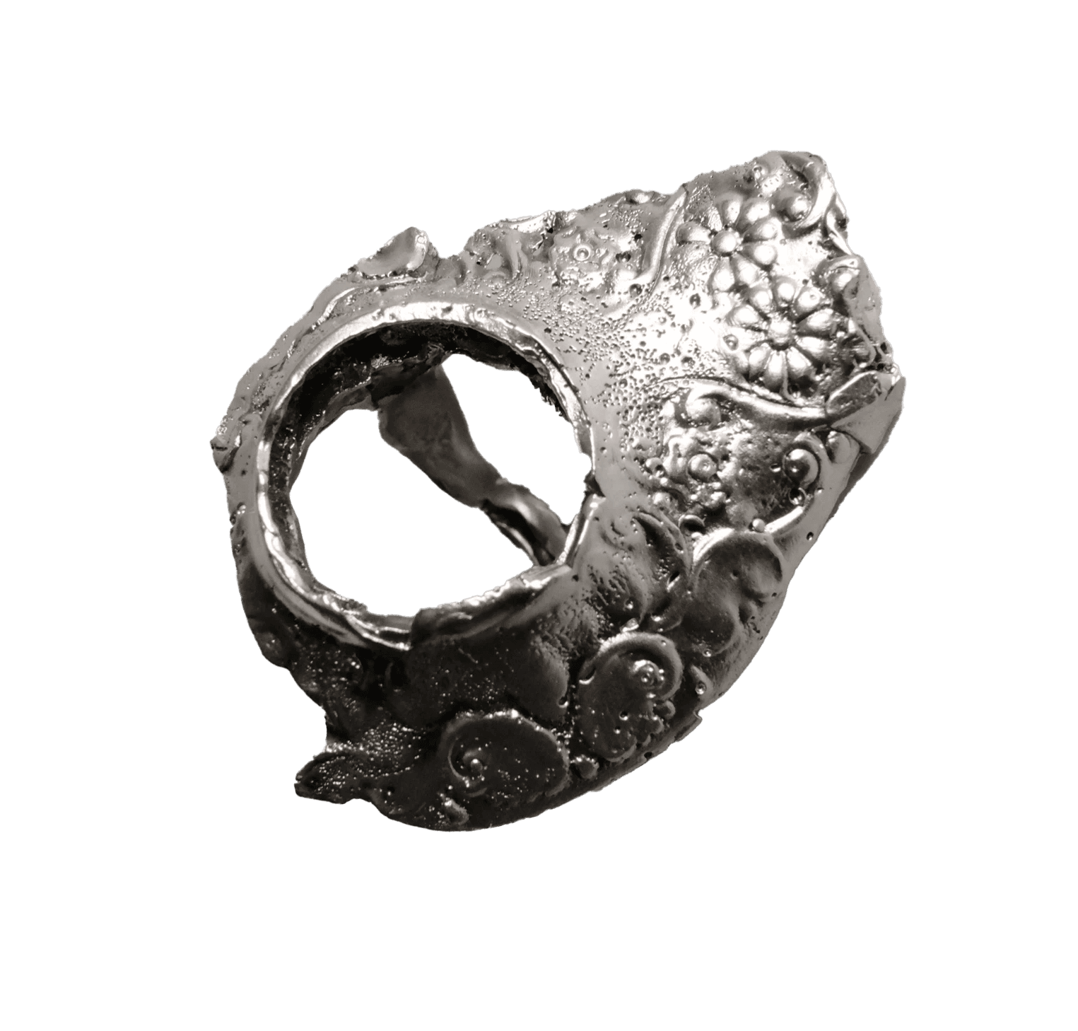 silver ring with vase motive