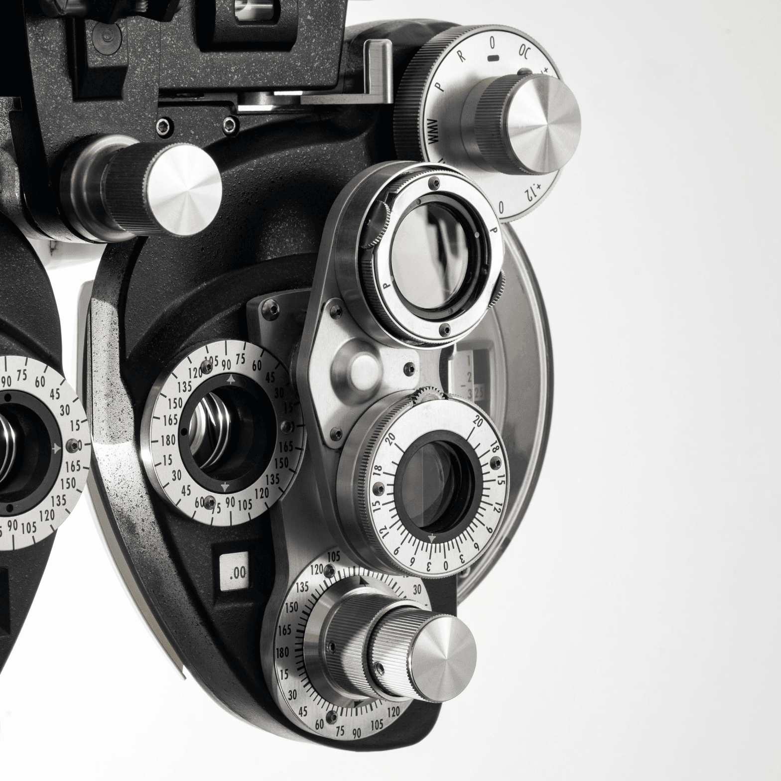 Phoropter tightly cropped