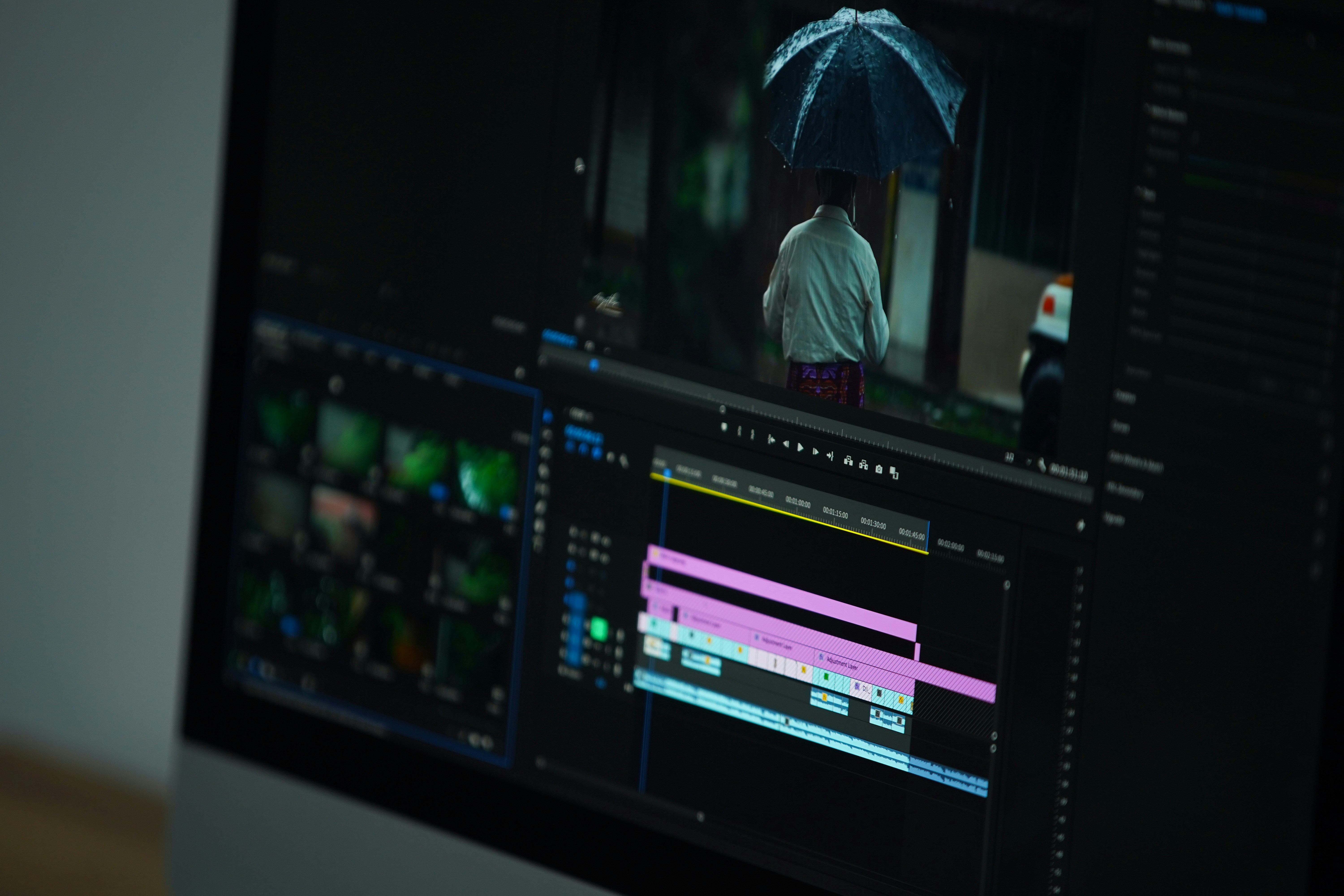 a video editing software on screen - DaVinci Resolve Alternative