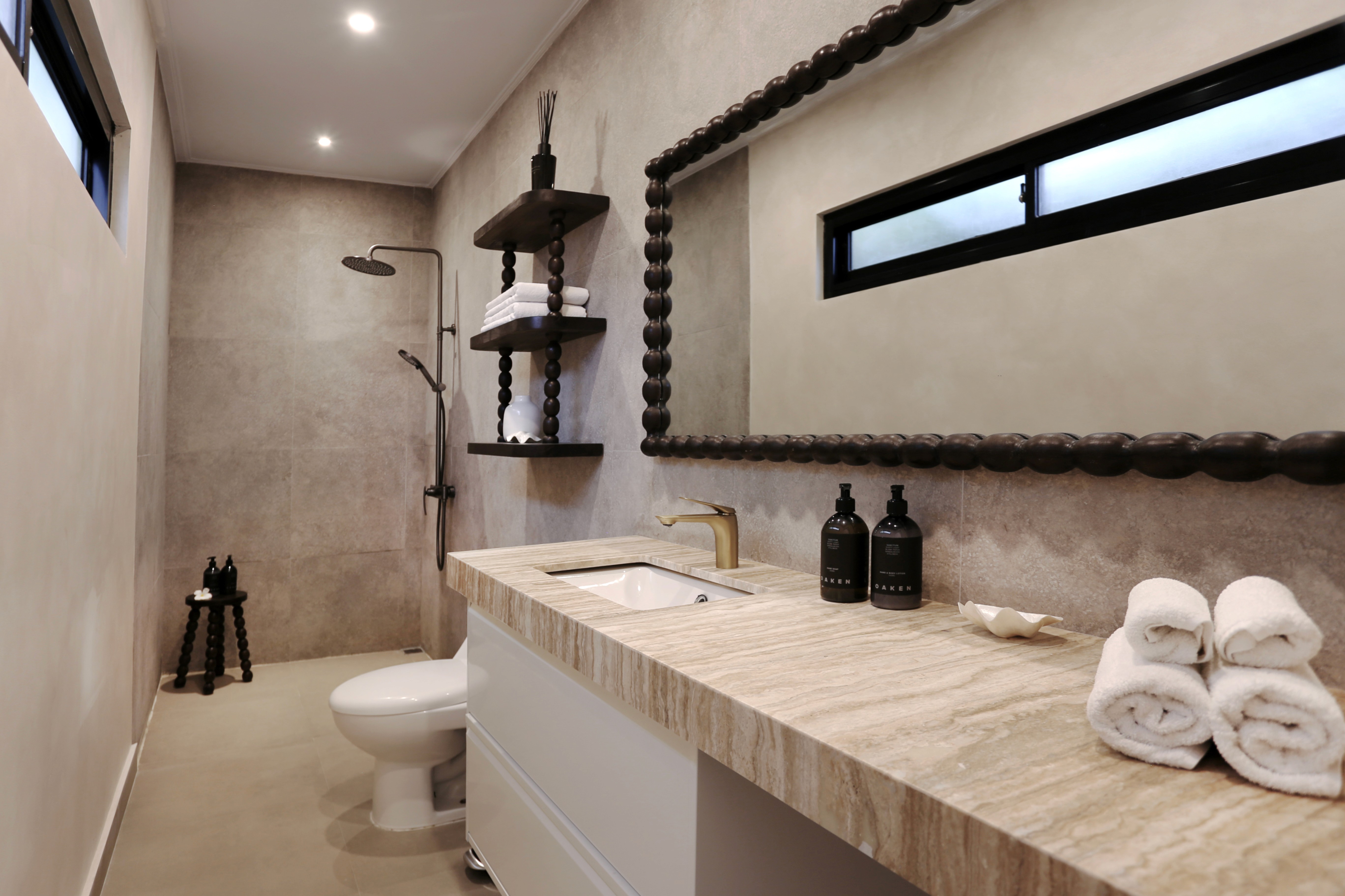 indiana-kenanga-premium-room-mana-bathroom-vanity-luxury-amenities-bali