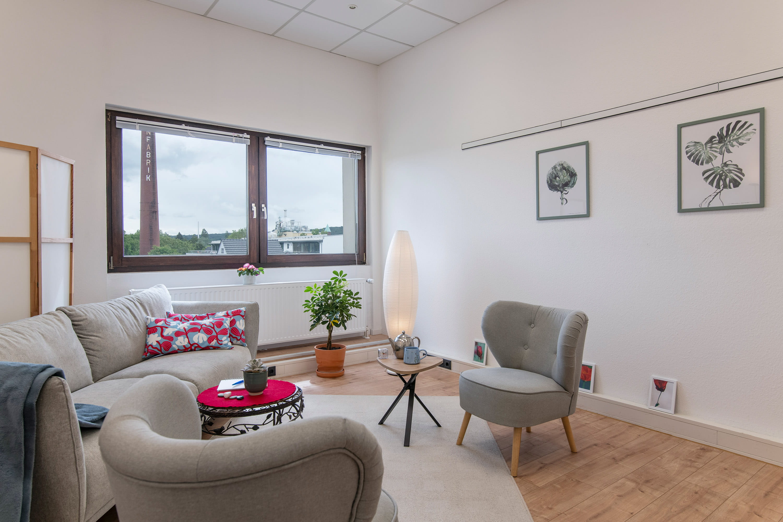 Sitzecke im Therapieraum der Praxis für Psychotherapie in Bonn