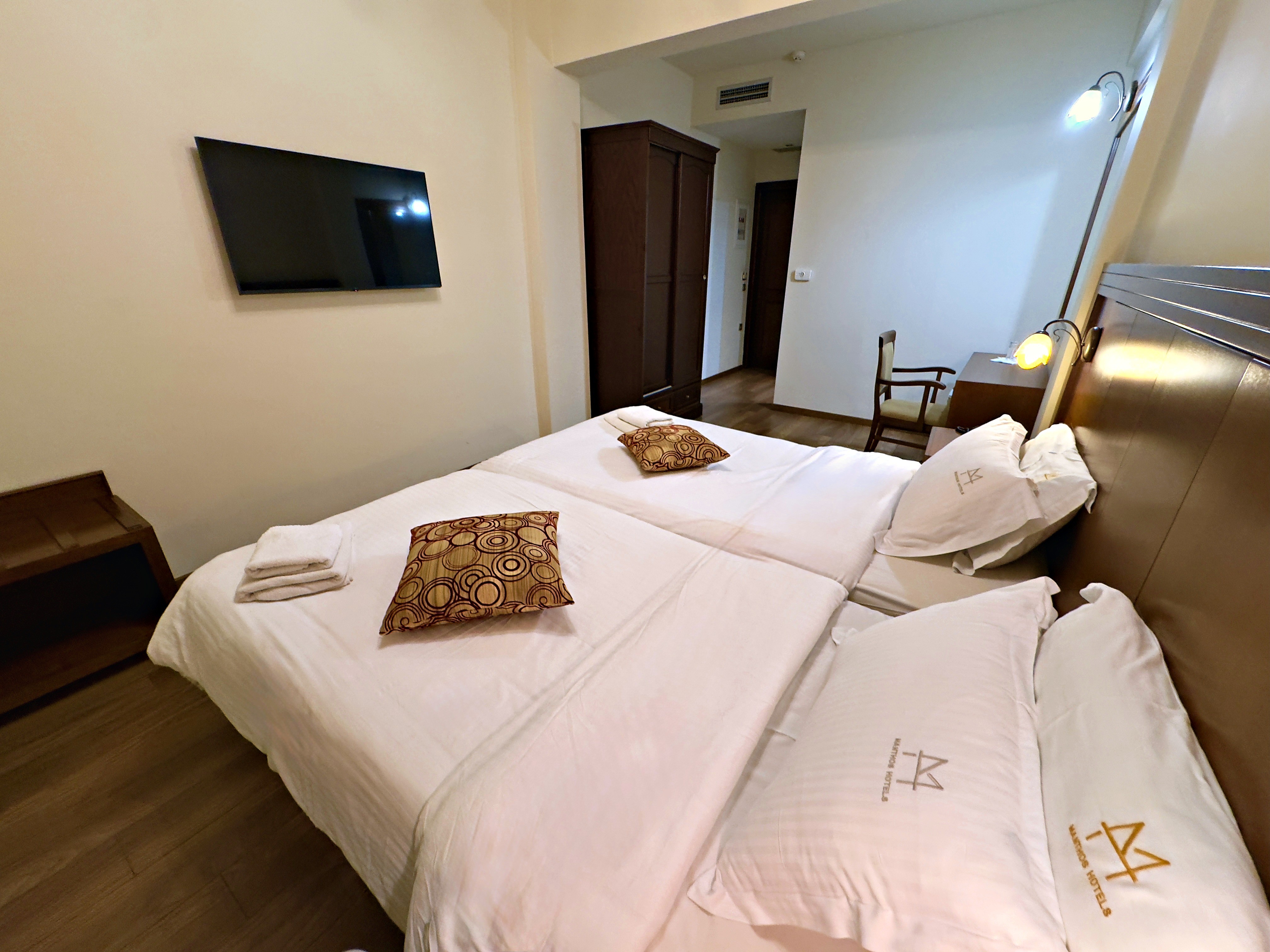 Room gallery image 1