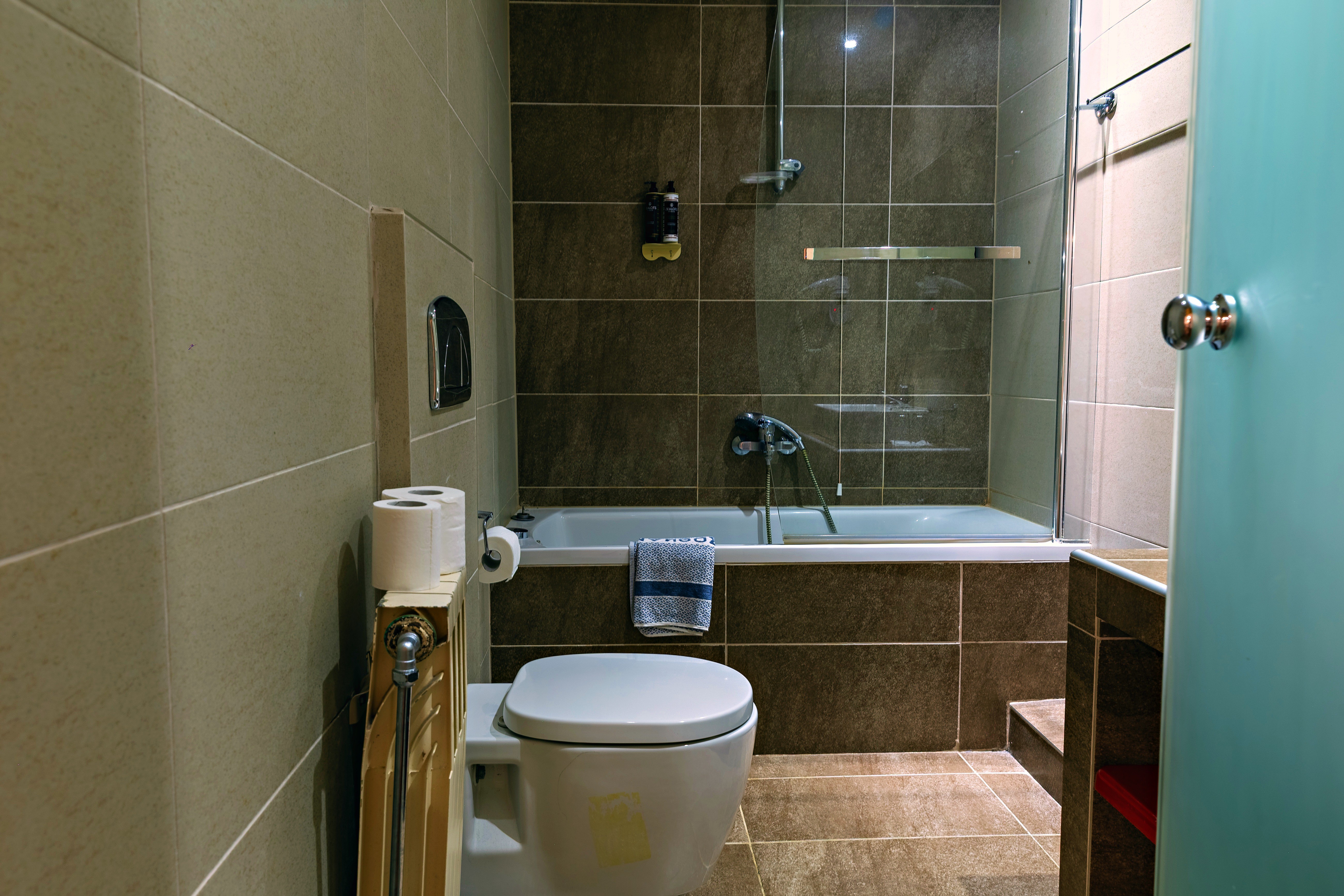 Room gallery image 1