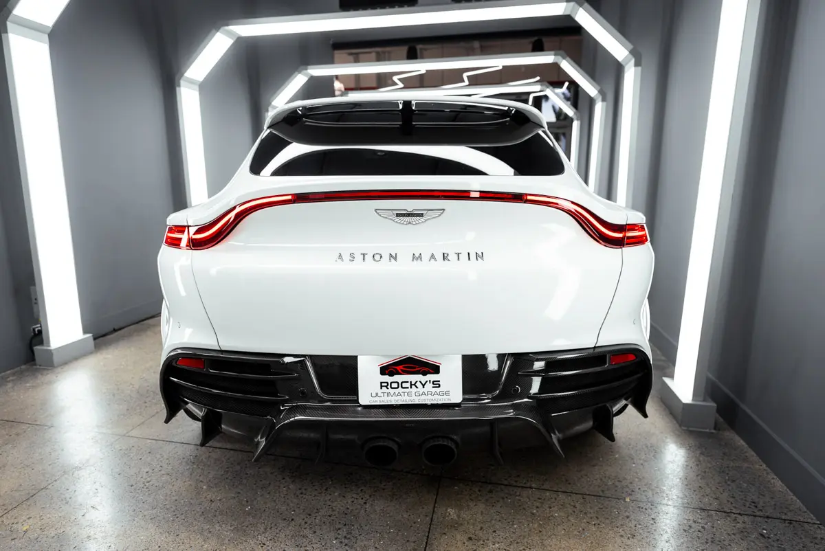 2021 Aston Martin DBX photo 34