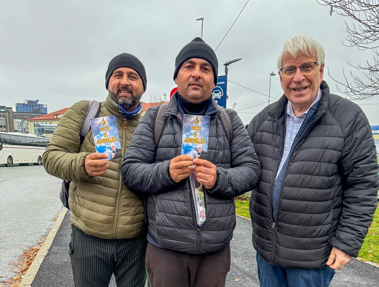 Svein-Magne vitnet om frelsesveien gjennom Jesus for to menn på gaten i Kristiansand.