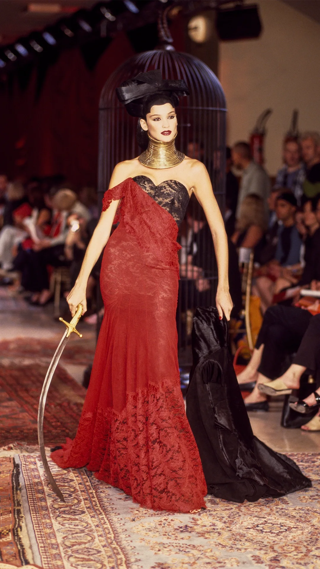 Coiled Neckpiece — Eclect-Dissect, Givenchy AW 1997/1998