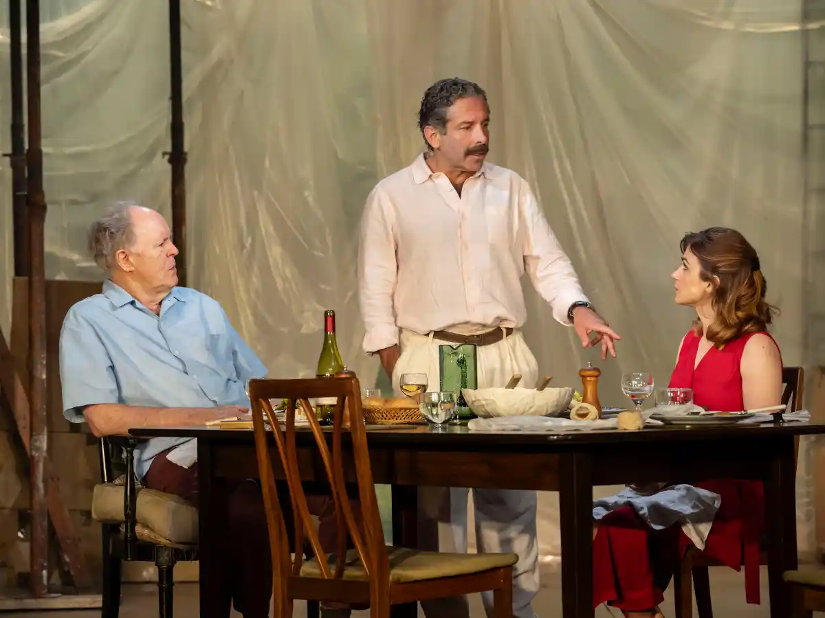 Сцена з вистави «Гігант» — нової захопливої бродвейської п'єси в Нью-Йорку