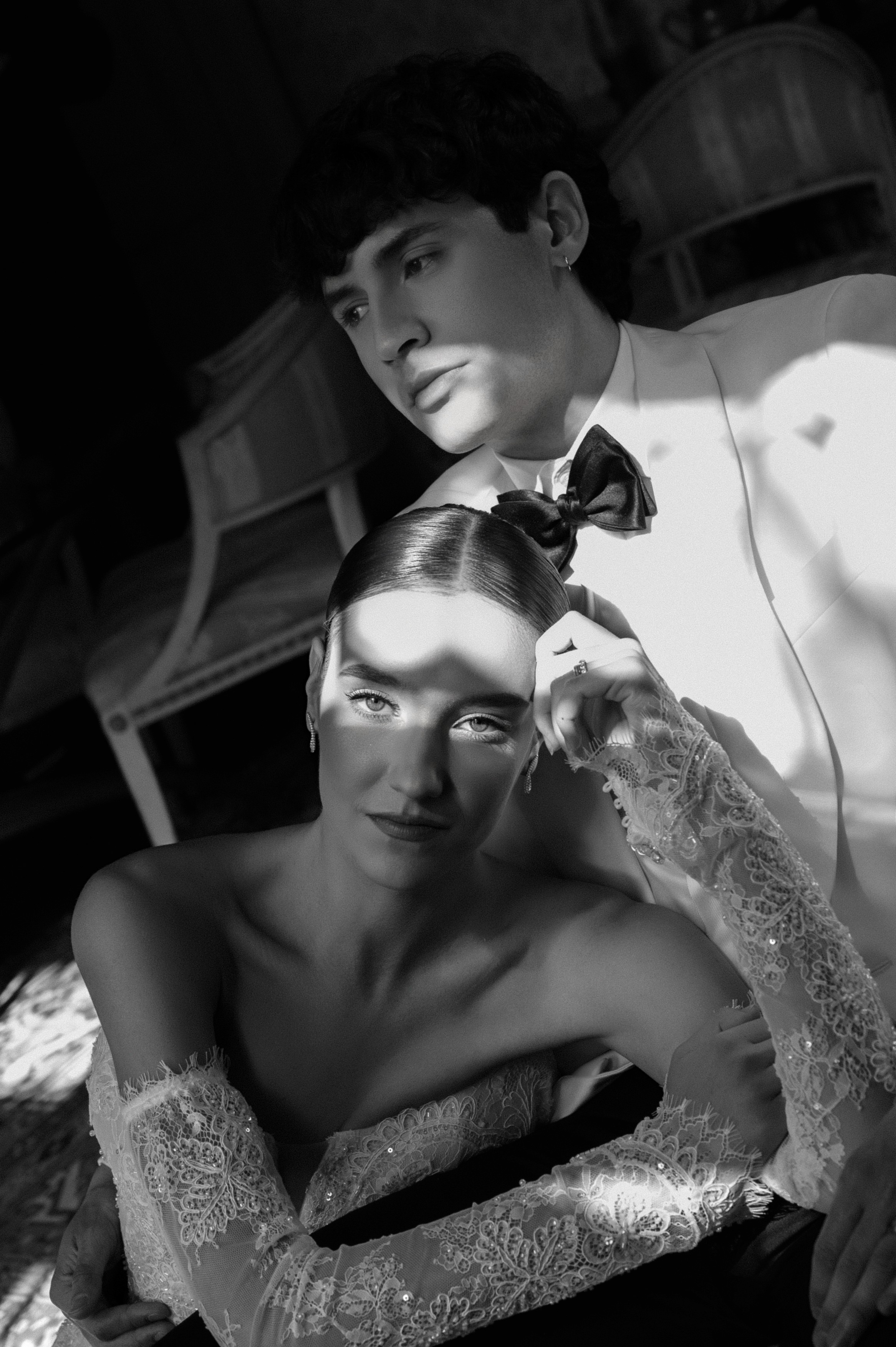 portret mireasă cu lumină artistică, detalii elegante, Domeniul Manasia, fotografie de nuntă București