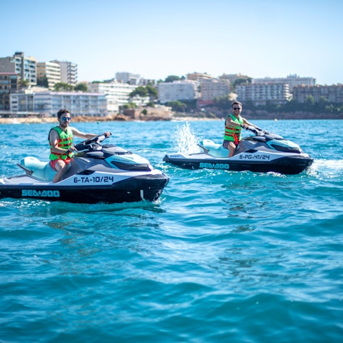 Salou: Entradas para la experiencia en circuito de motos acuáticas en Salou