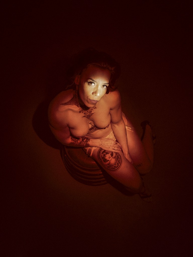 Rituel photographique — portrait artistique — confiance en soi — estime de soi — image de soi — fragment photographique — relique intime Maison Elion — photographe Seine-et-Marne 77 — portrait bespoke sur mesure — timeless photography France — photographie de rituel en France — portrait de luxe — image rare et significative