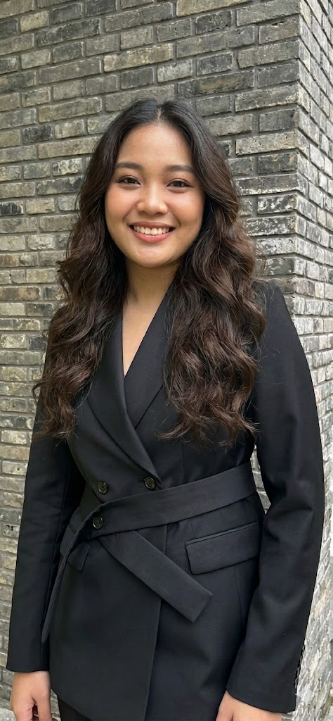 Portrait of a man with glasses and beard