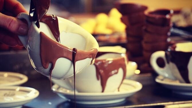 SAID café: Sauce-doused Brownie with Hot Chocolate or (very convincing) Chocolate Tea