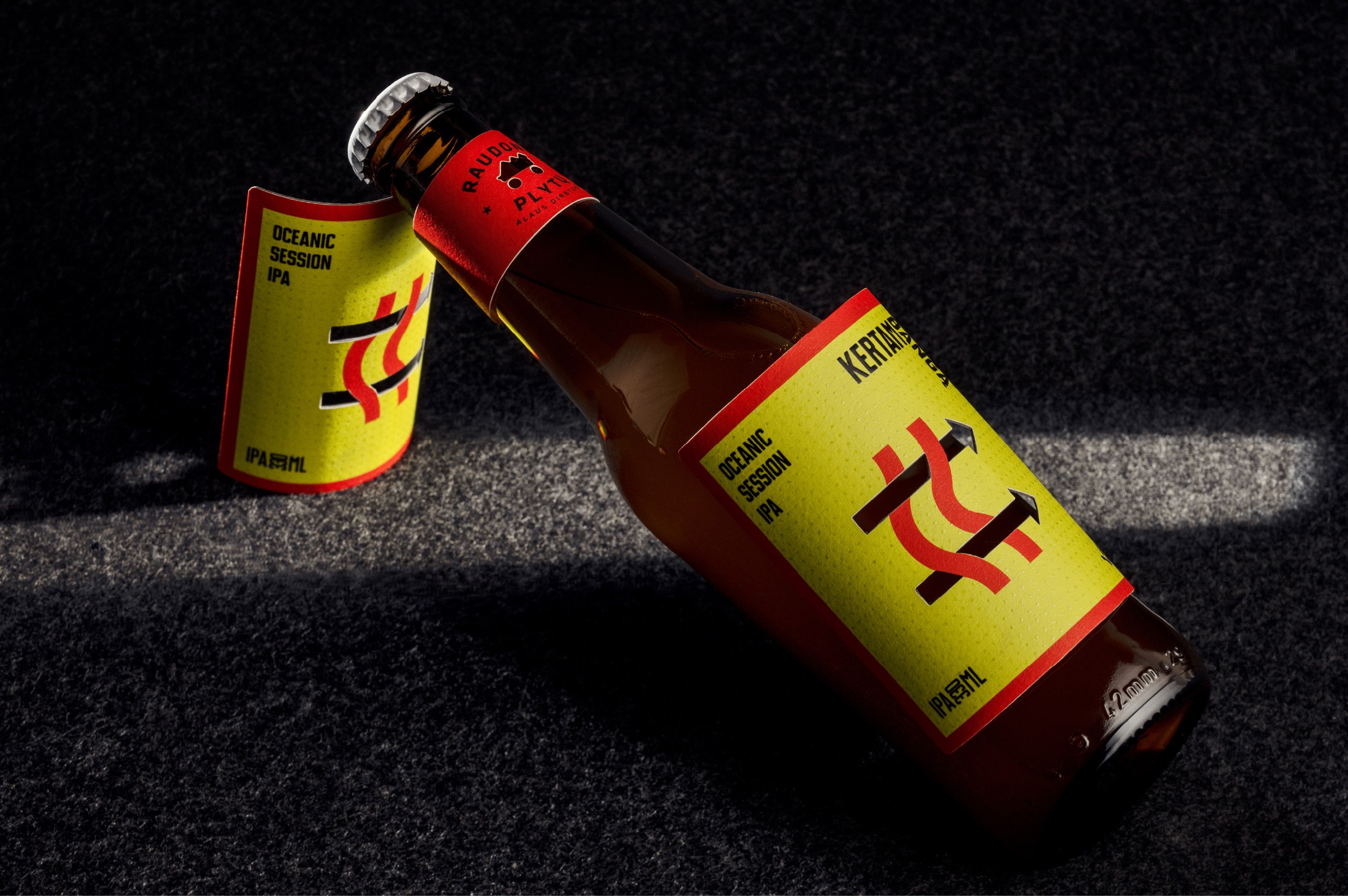 Creative craft beer label featuring narrative illustration