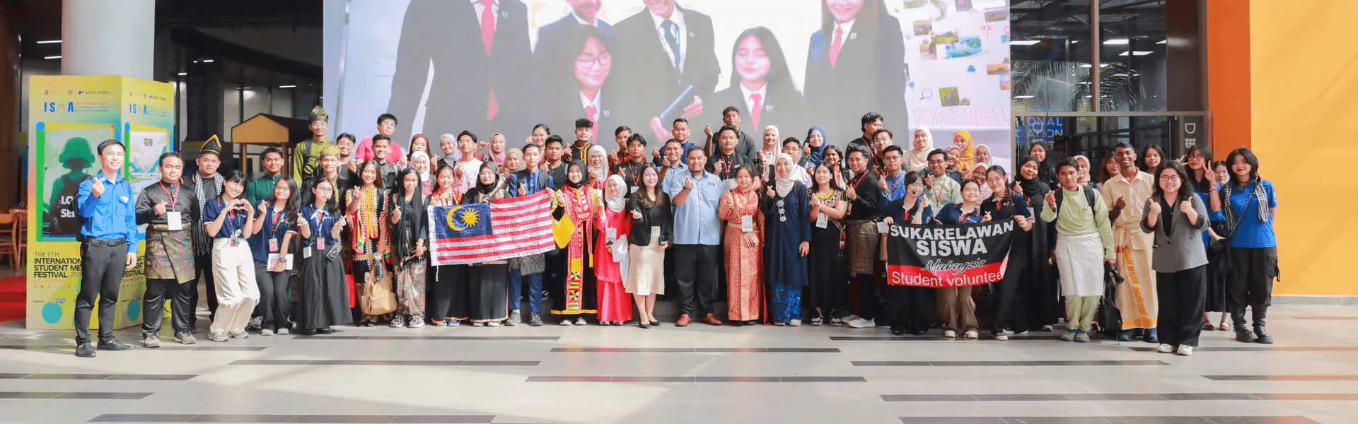 Sinh viên Văn Lang giao lưu cùng sinh viên Malaysia tại chương trình "ASEAN Youth Connect: Bridge Beyond Borders"