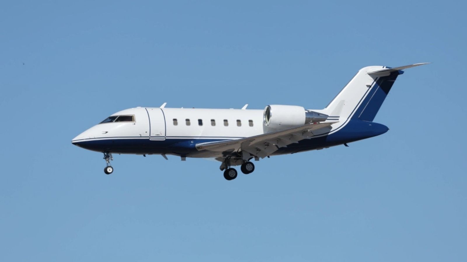 Bombardier Challenger 604