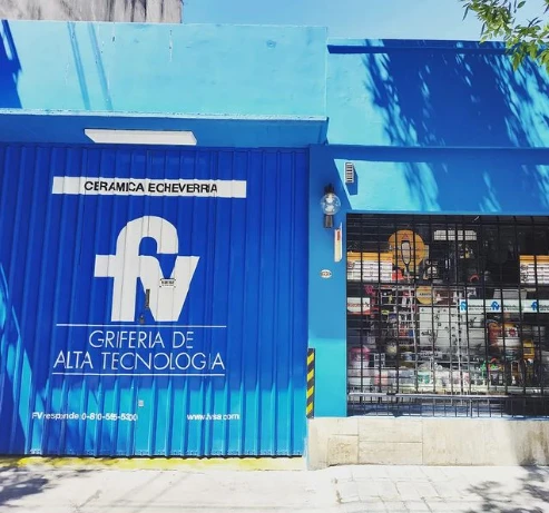 Frente del local de Materiales Echeverría en Echeverría 1350, Belgrano