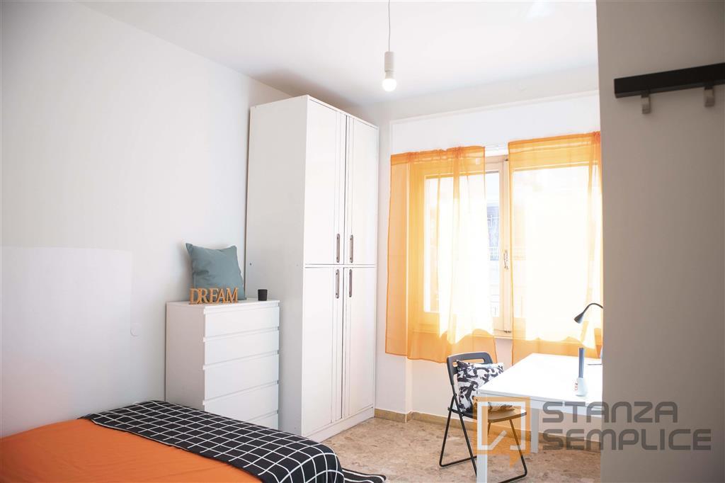13-sqm room in Via Ariosto, Cagliari