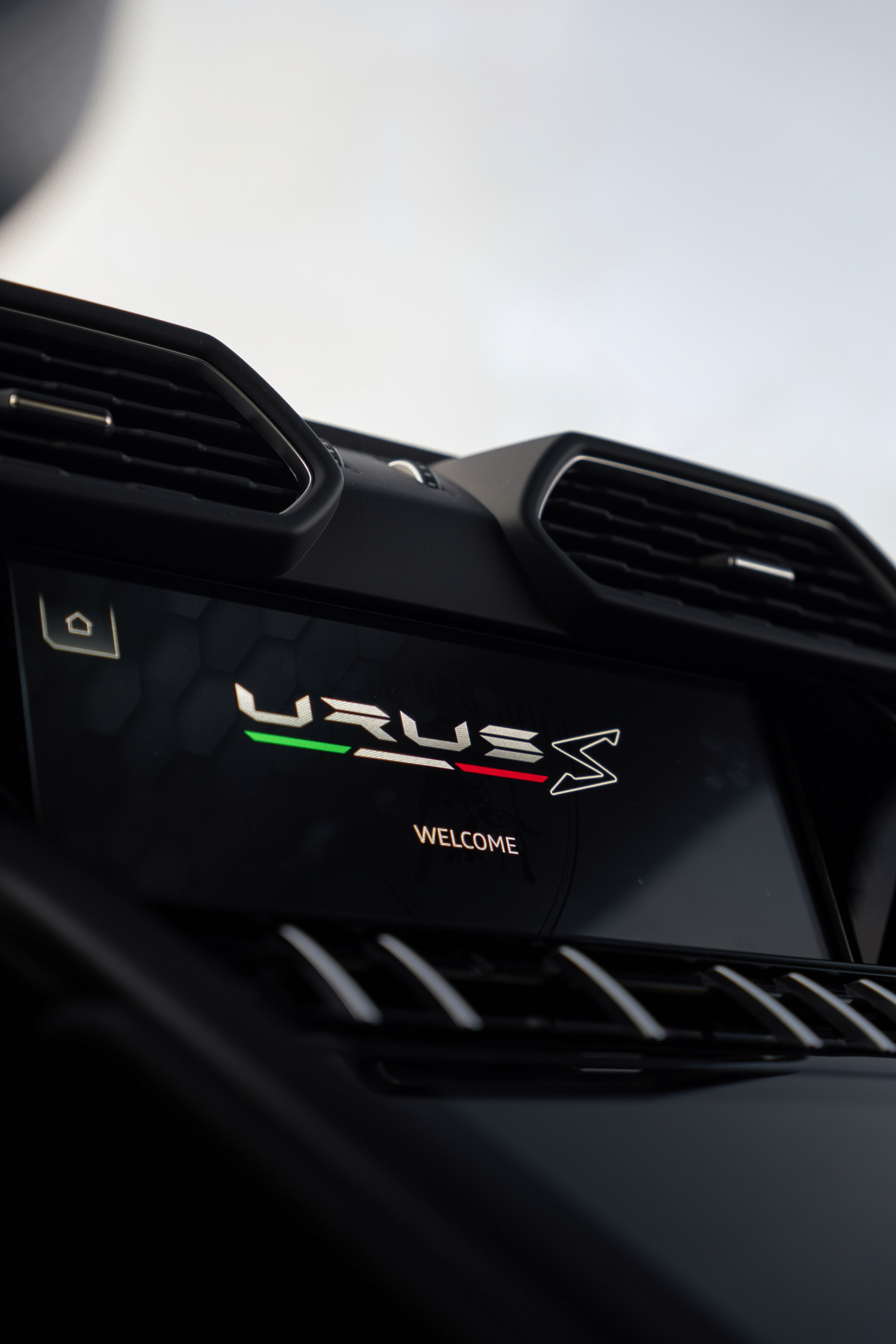 Urus S interior