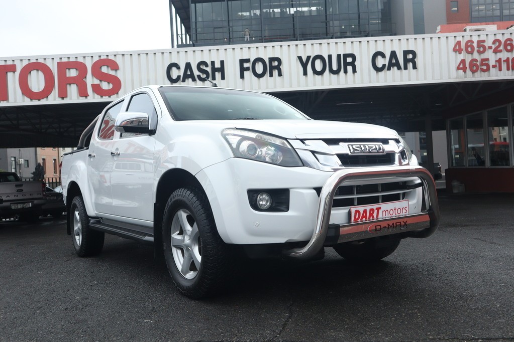 A view of the top of the eiffel tower