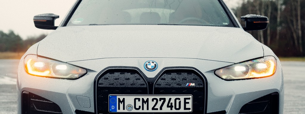 Front view of a gray BMW i4