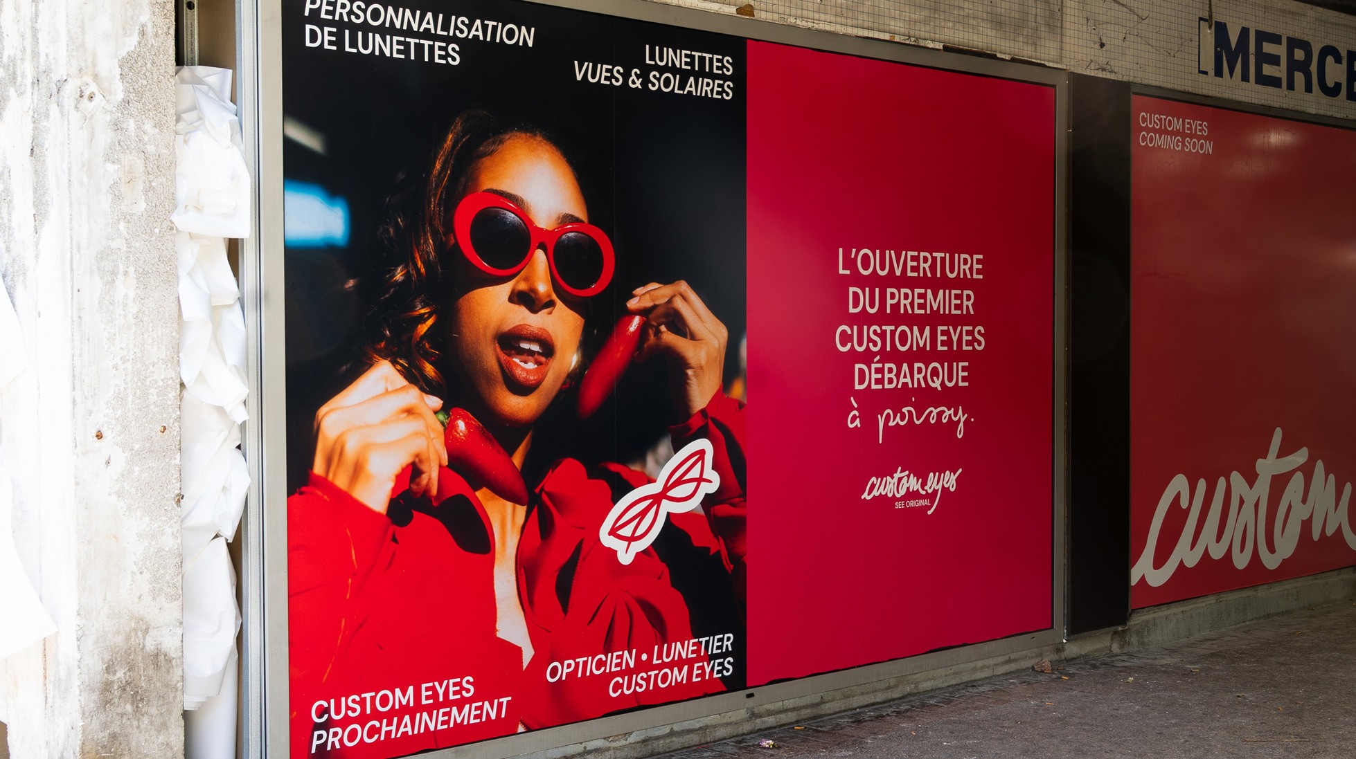 Vitrophanie Coming Soon boutique Custom Eyes Poissy