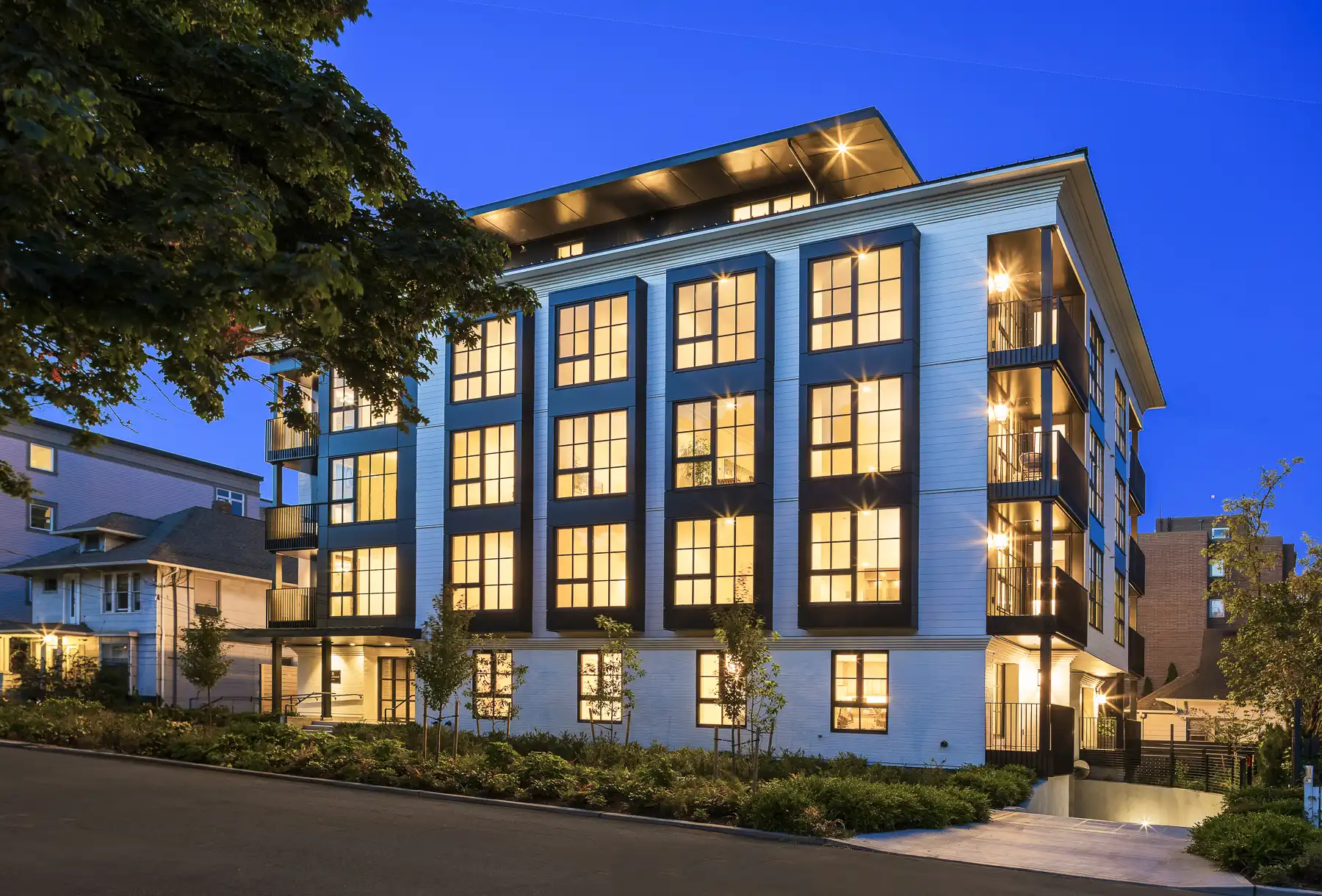 Evening street view image of Fitzgerald Condominiums in Seattle, Washington