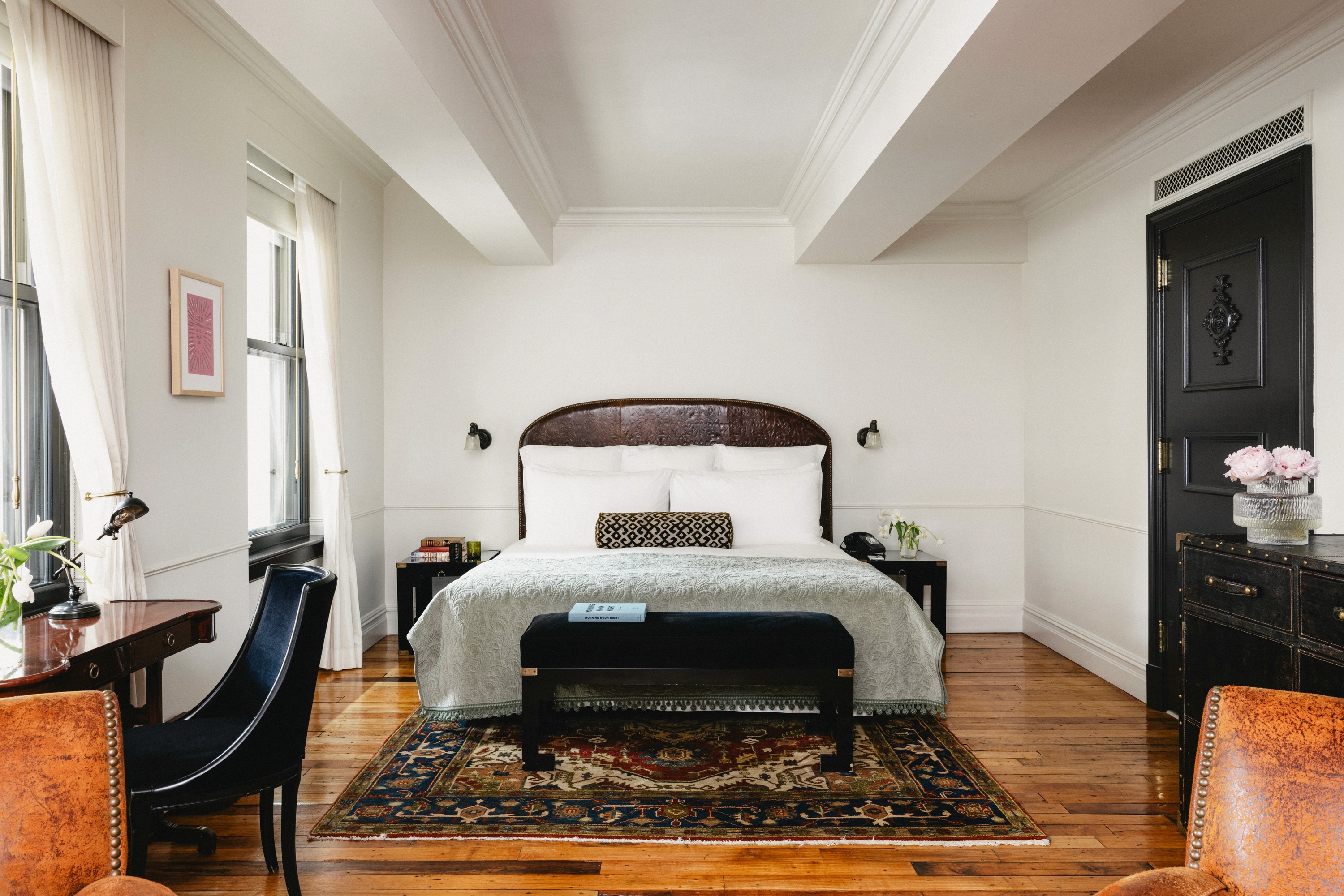 Moment 05 · The Room — A Room on Broadway (A Club in a 1903 Tower)