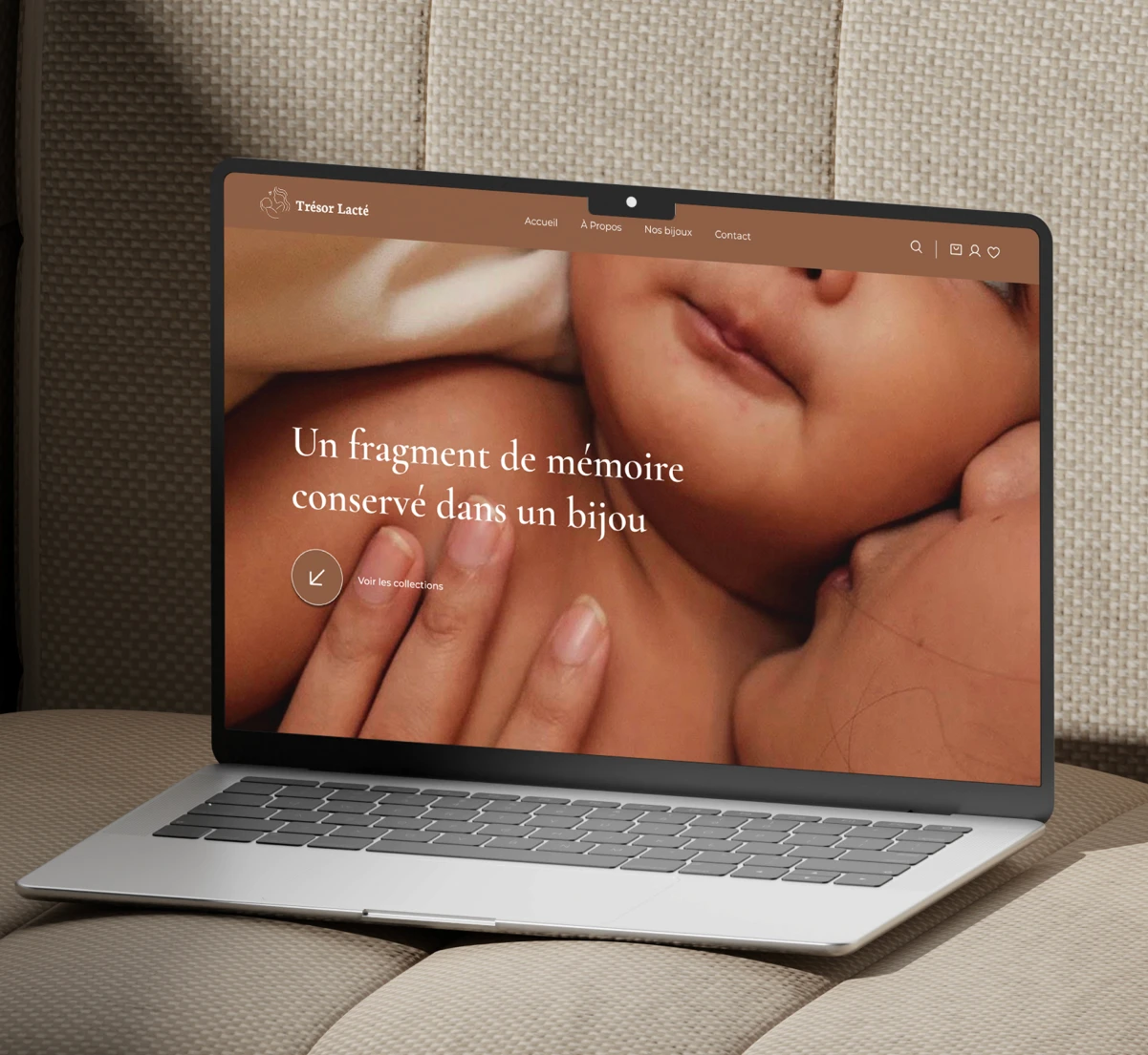 Conception du bandeau d'accueil e-commerce combinant typographie avec empattements et tonalités douces pour positionner la marque sur un segment haut de gamme.