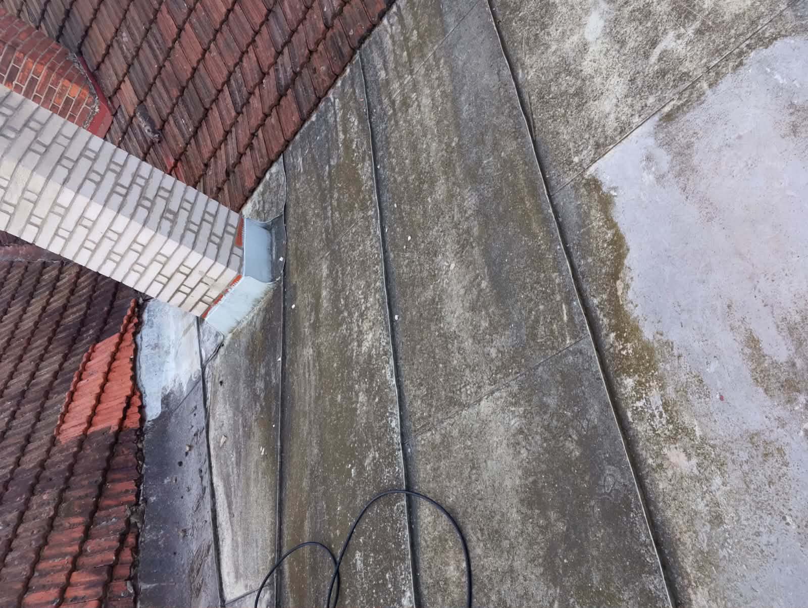 Střecha před renovací