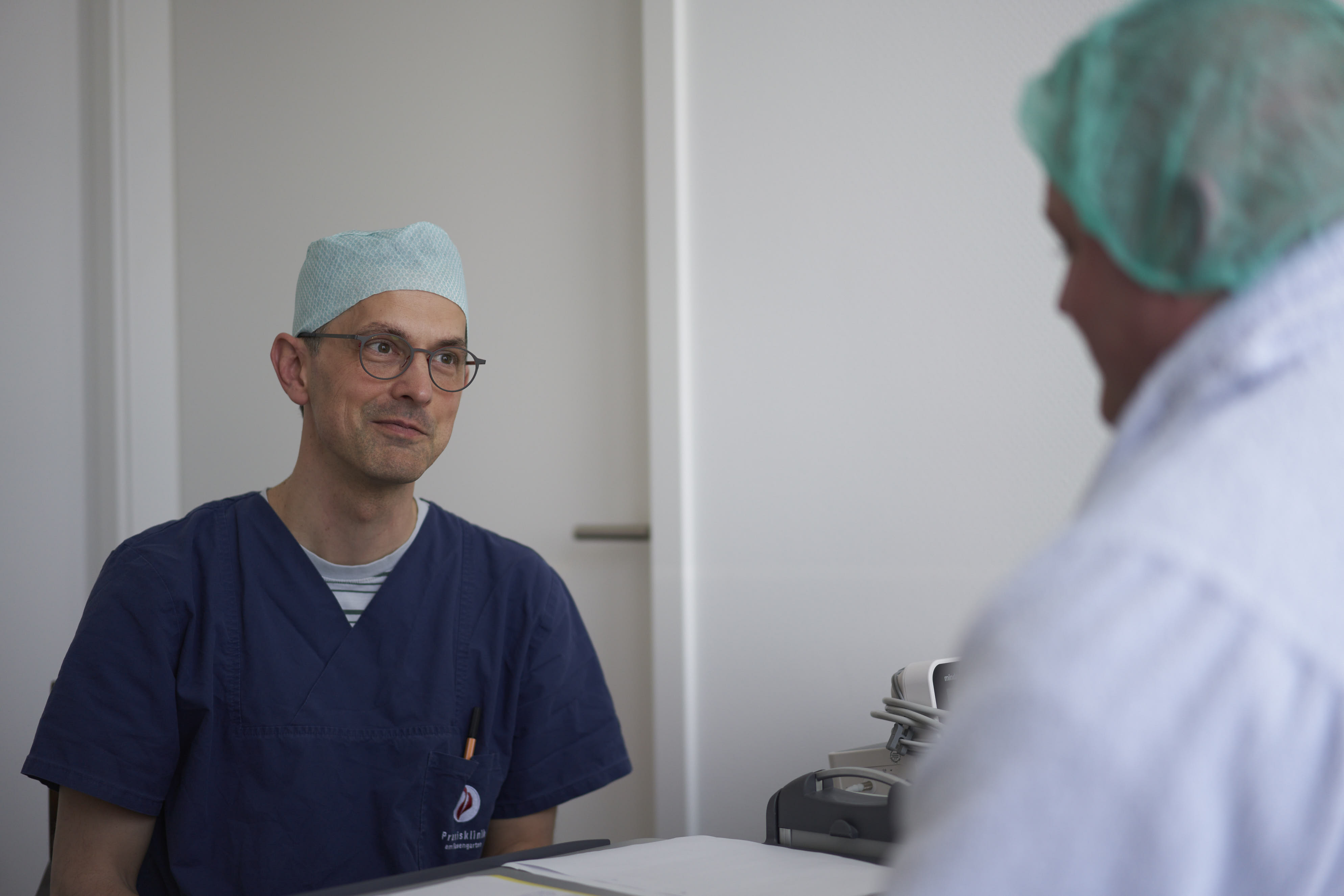 Anästhesist Jirka Trautmann in Narkose Aufklärungsgespräch mit einem Patienten